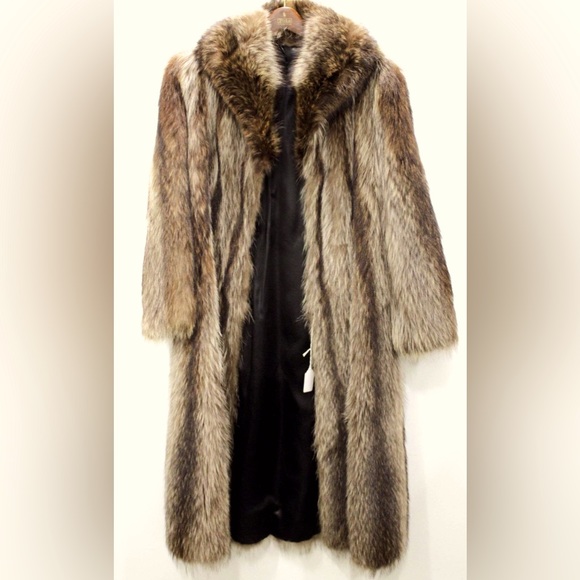 High Quality Vintage Women's Raccoon Ladies' Long Fur Coat - Size Small - Picture 1 of 17